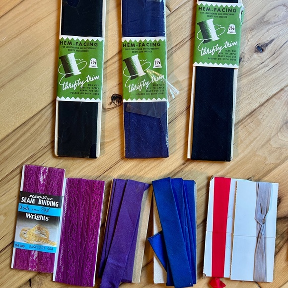 Vintage Sewing Notions - Picture 10 of 10